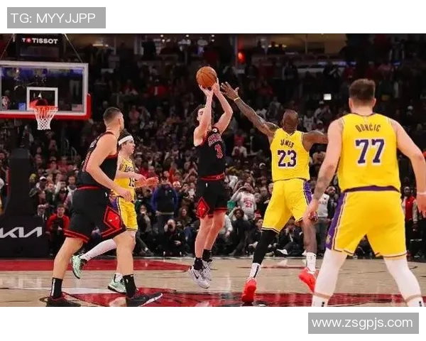 2001年湖人与国王的经典对决回顾与赛季传奇时刻解析 2001年湖人与国王的经典对决回顾与赛季传奇时刻解析