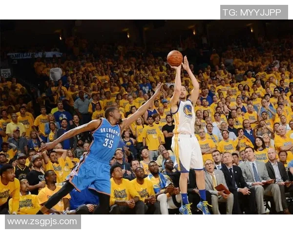 2015季后赛勇士与雷霆的激烈对决与历史性时刻回顾 2015季后赛勇士与雷霆的激烈对决与历史性时刻回顾